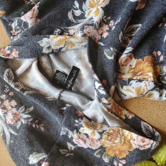 Vintage Floral light layering Hoodie - Picture 3 of 6